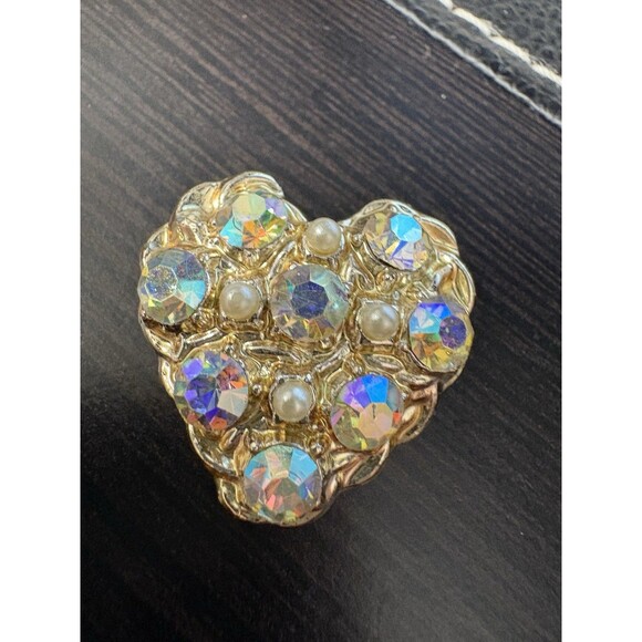 Jewelry - Lovely Crystal Vintage Gold Tone Heart Brooch Pin ~1”